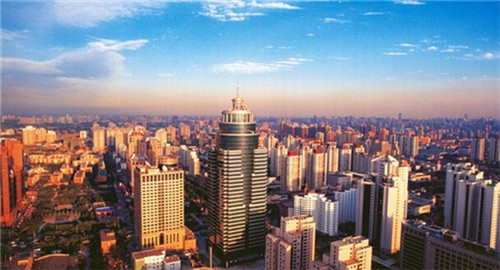 訥河市旅行究竟要去跟團(tuán)還是自由行好呢
